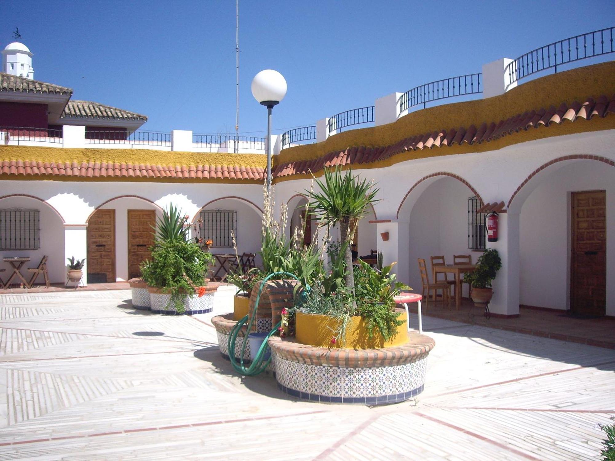 Hostal Mini Golf Los Canos De Meca Extérieur photo