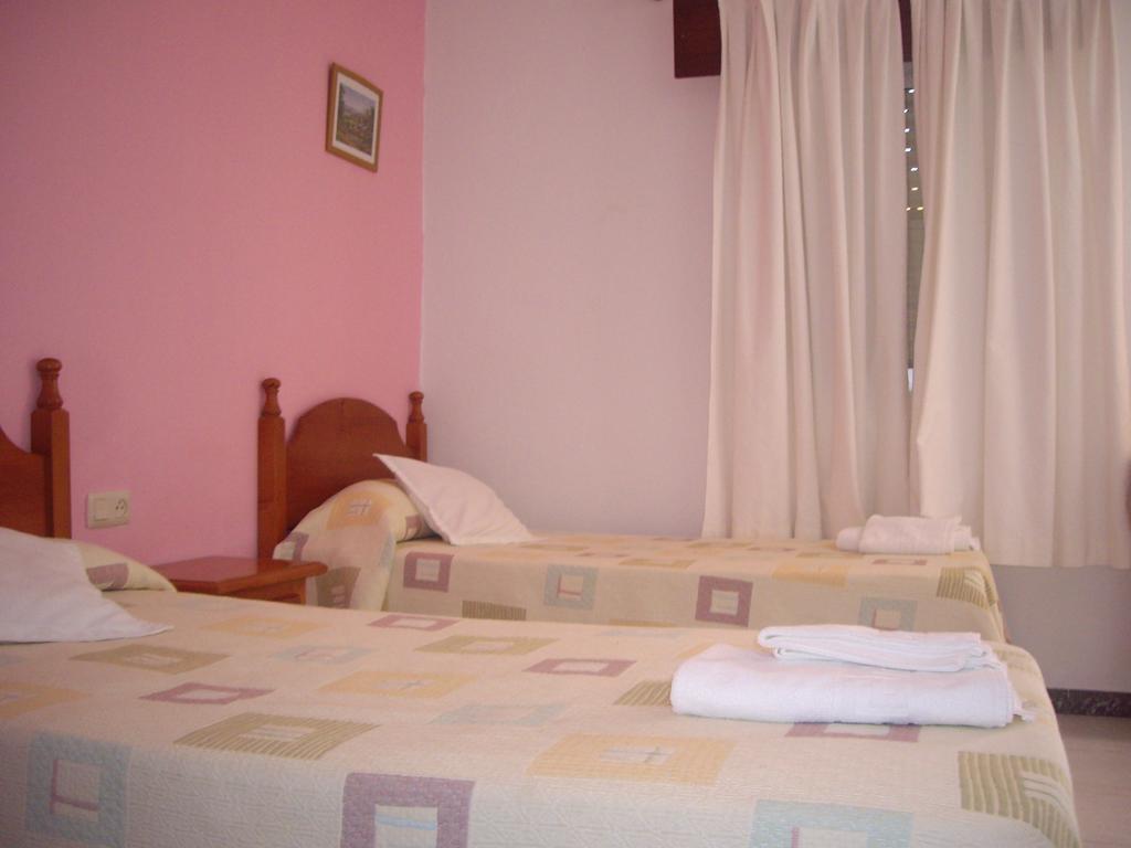 Hostal Mini Golf Los Canos De Meca Chambre photo